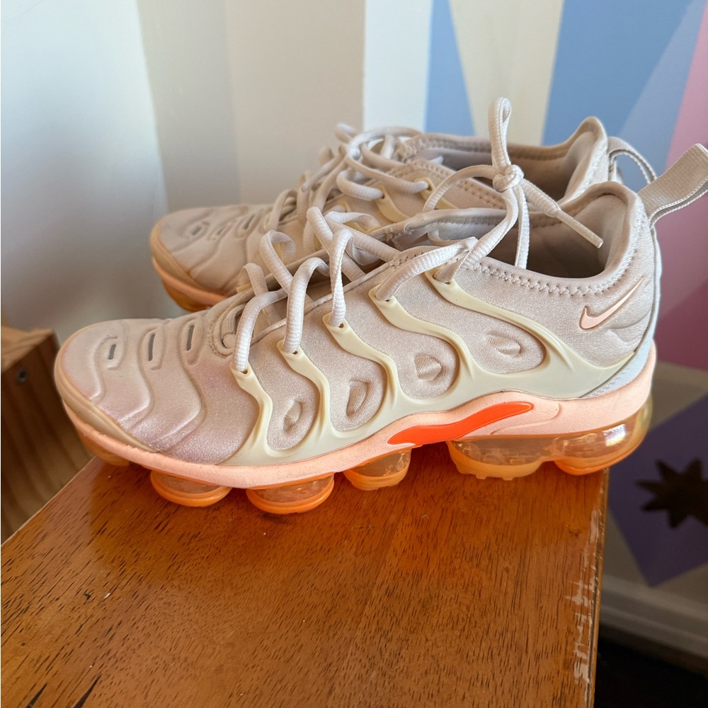 nike air vapormax plus creamsicle size 7